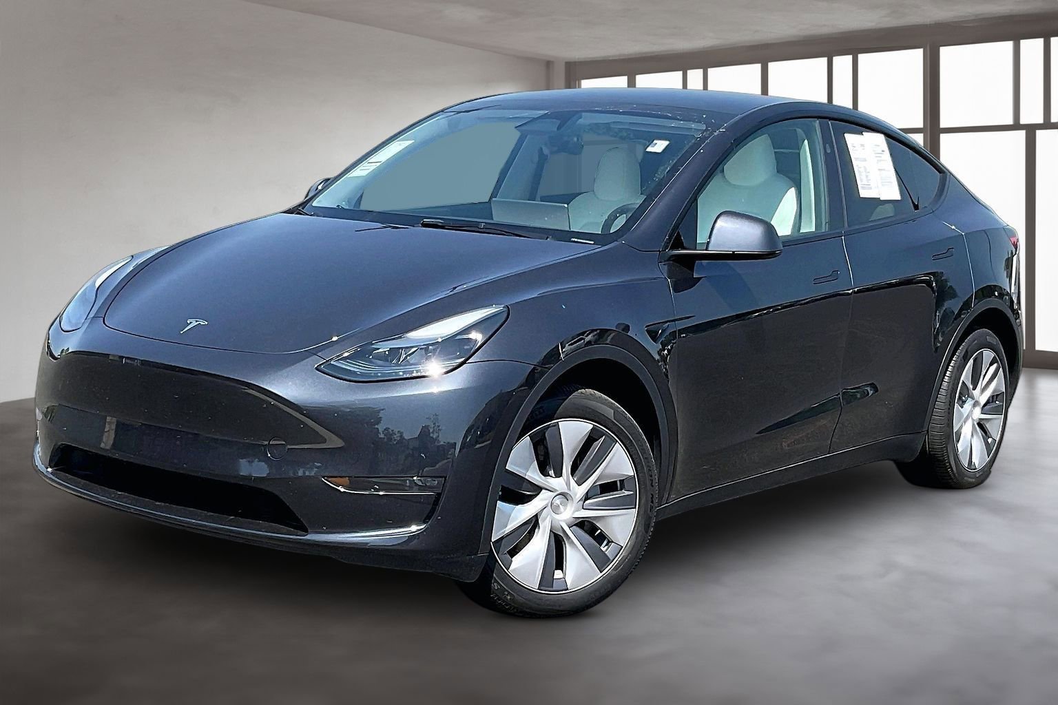 Used 2024 Tesla Model Y Long Range AWD/4WD image 3