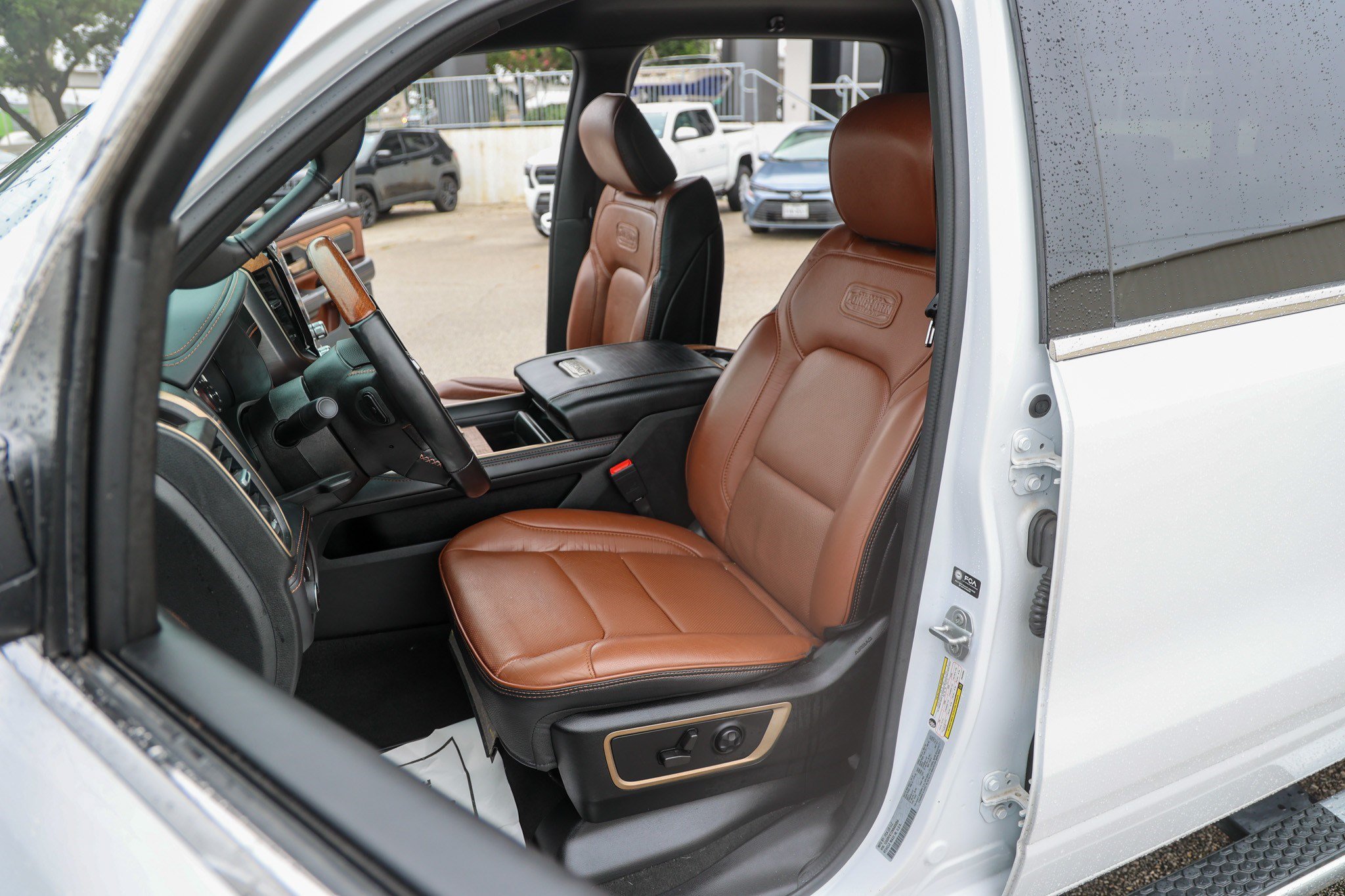 Used 2022 RAM 1500 Limited w/ Body Color Bumper Group AWD/4WD image 36