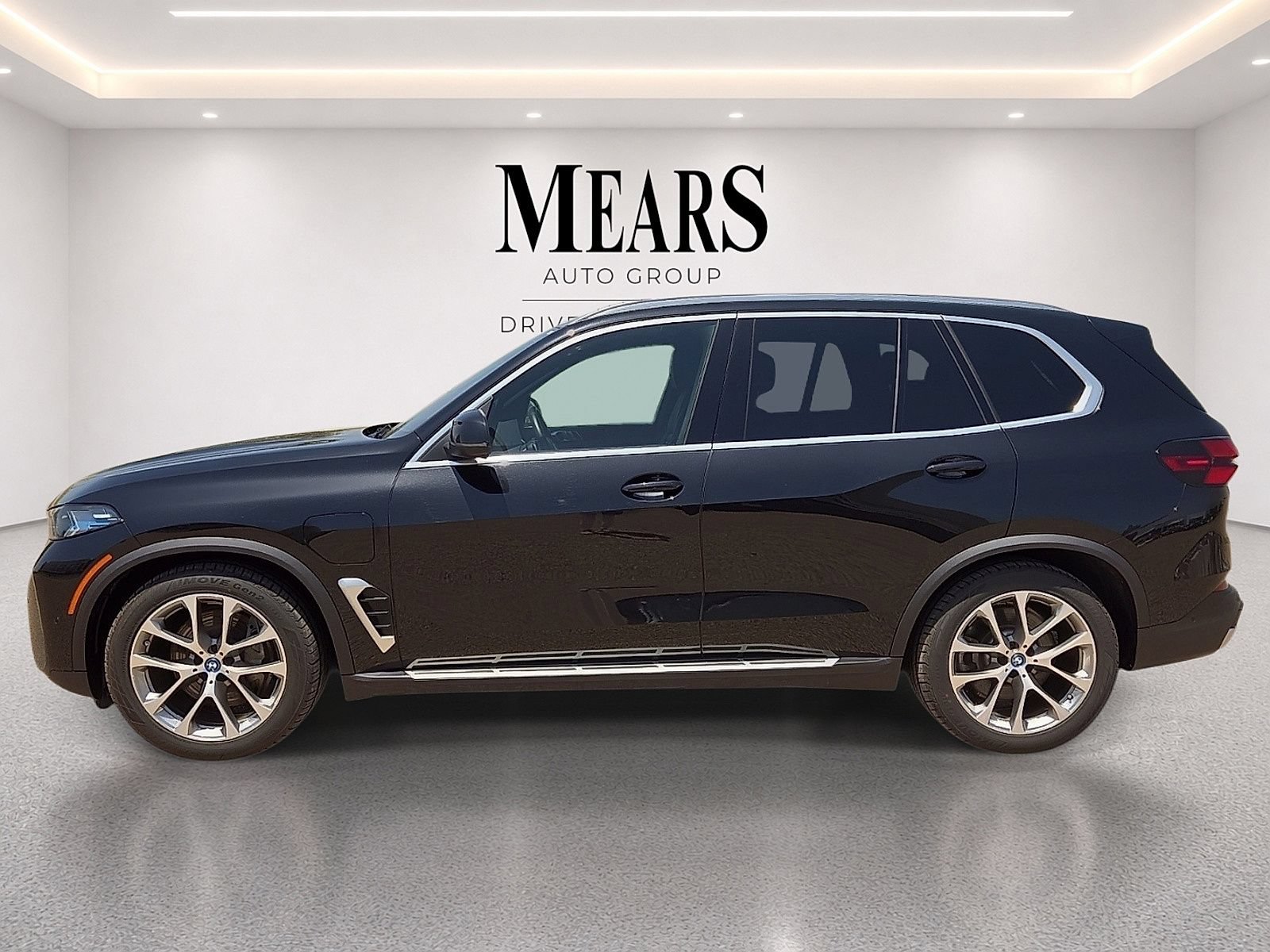 Used 2025 BMW X5 xDrive50e AWD/4WD image 2