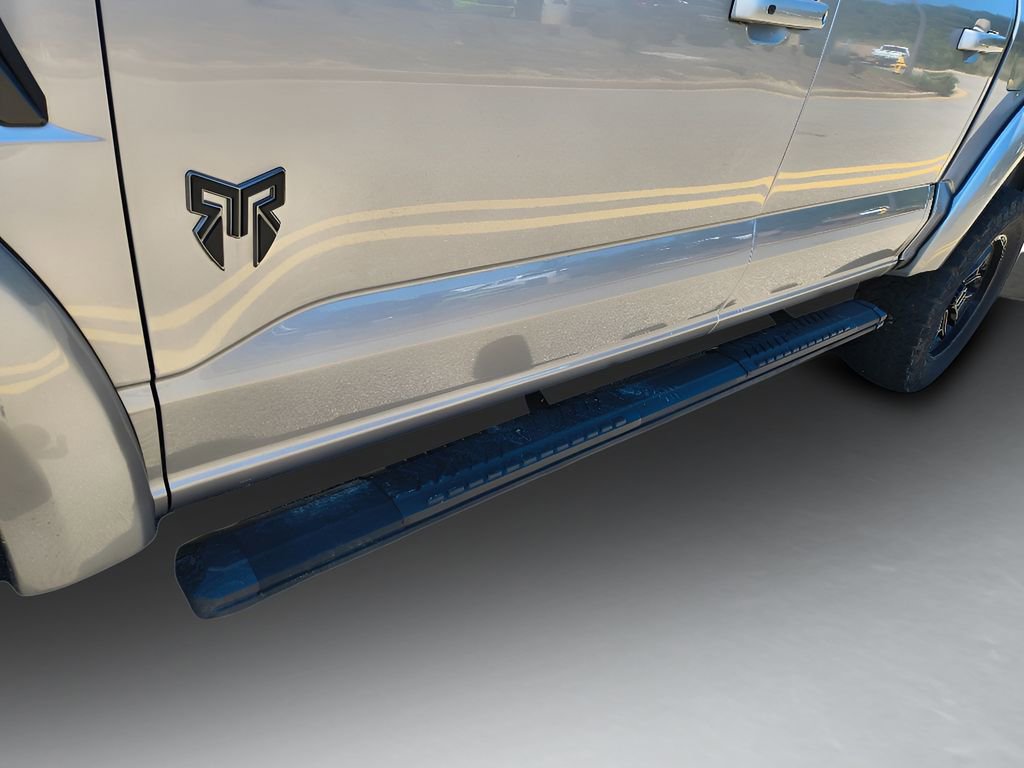 Used 2022 Ford F150 XLT w/ Equipment Group 302A High image 11