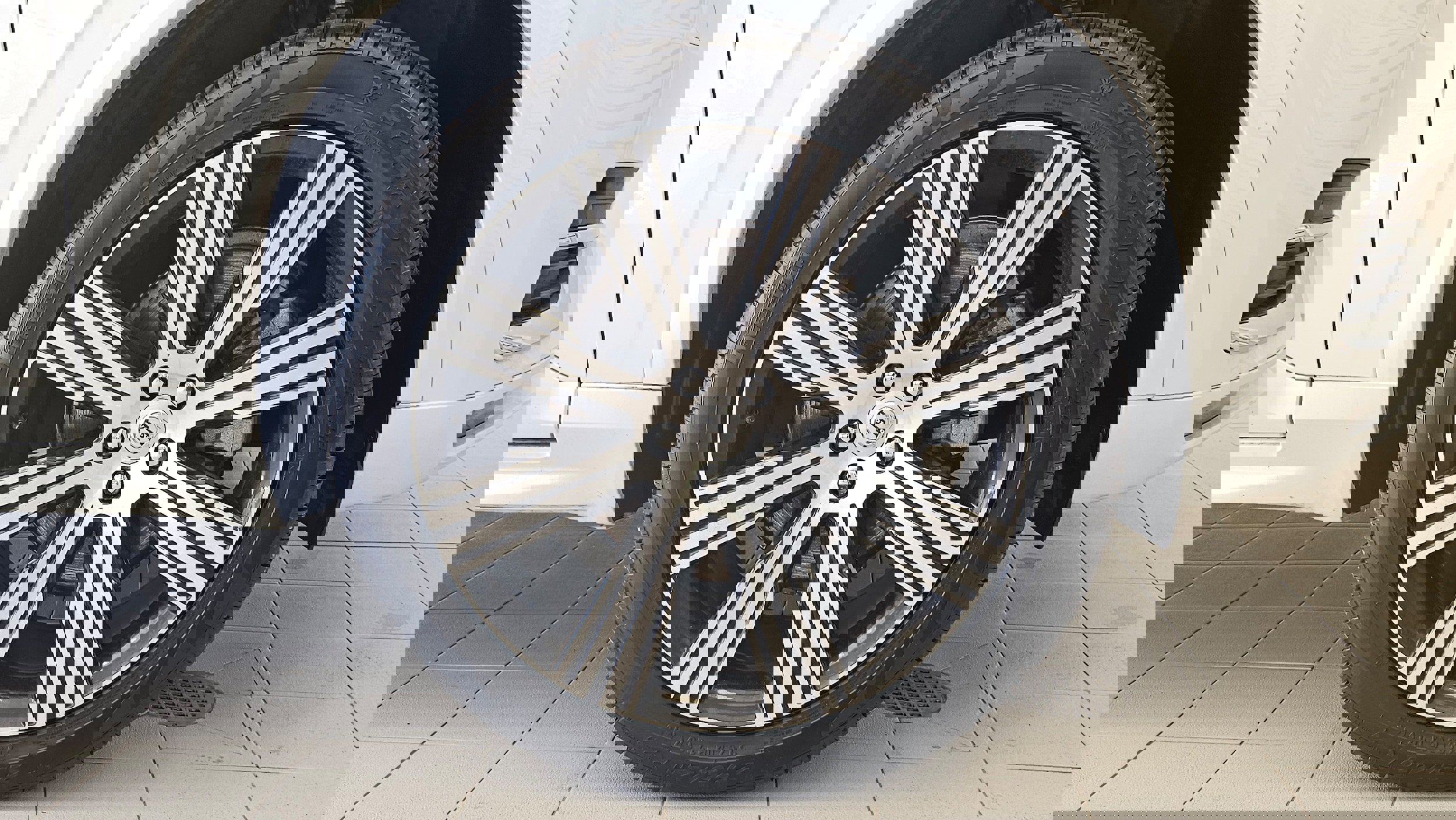 Certified 2022 Volvo XC90 T6 Inscription w/ Climate Package image 4