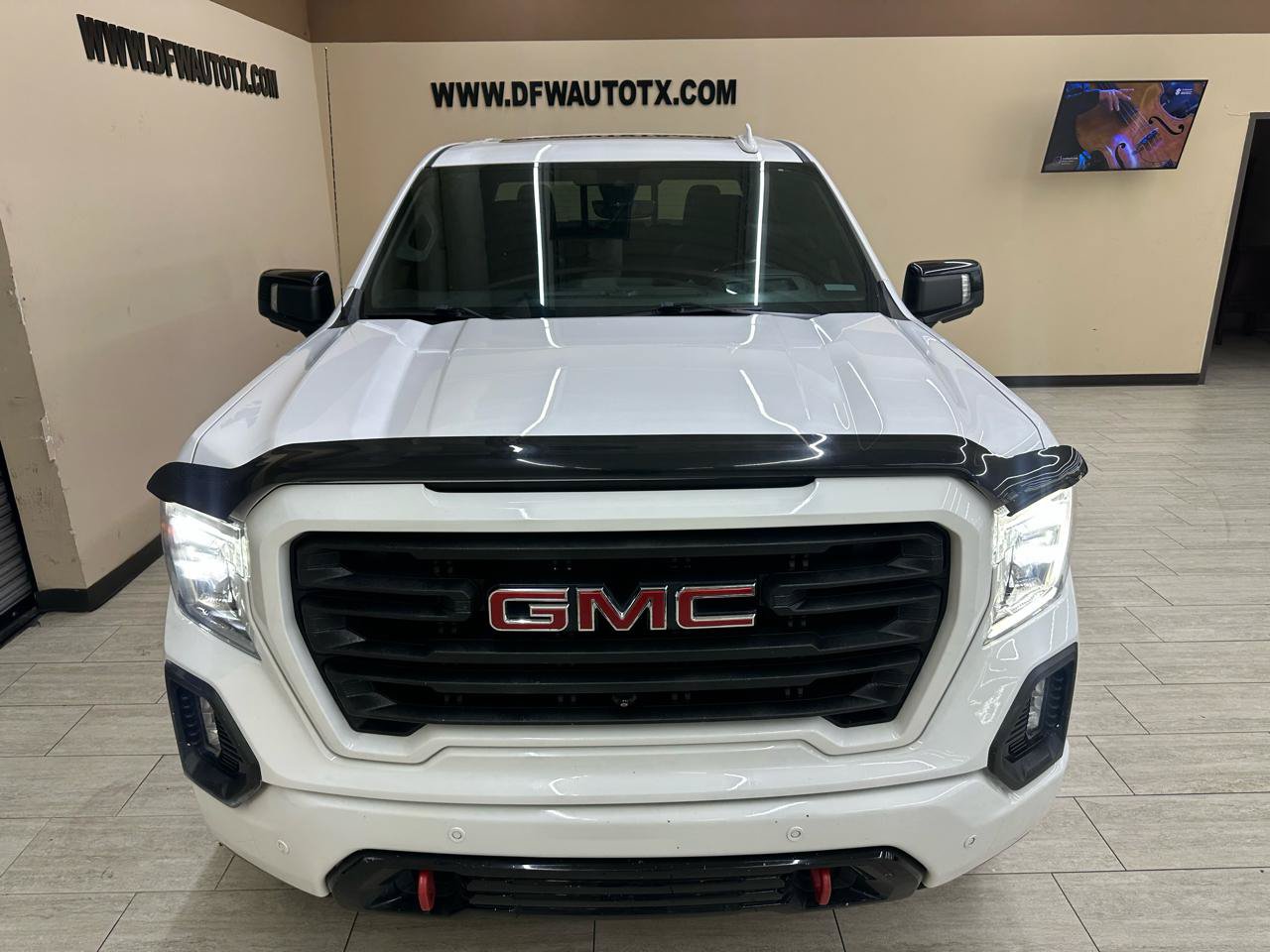 Used 2019 GMC Sierra 1500 AT4 w/ AT4 Premium Package AWD/4WD image 4