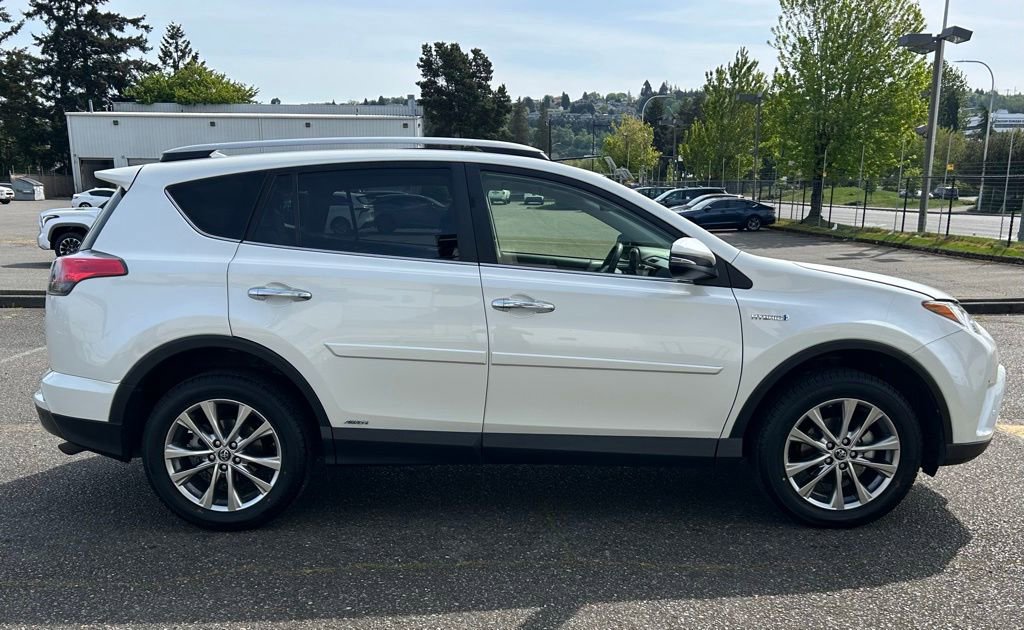 Certified 2018 Toyota RAV4 Limited AWD/4WD image 4
