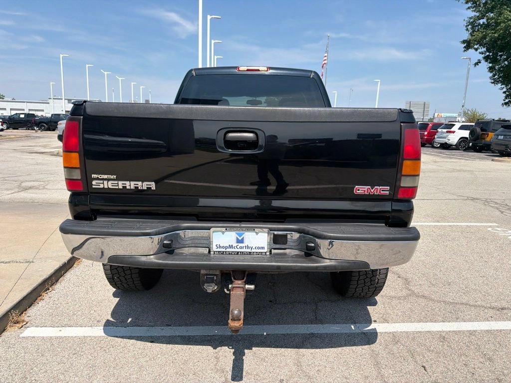 Used 2007 GMC Sierra 2500 SLE w/ Skid Plate Package AWD/4WD image 4