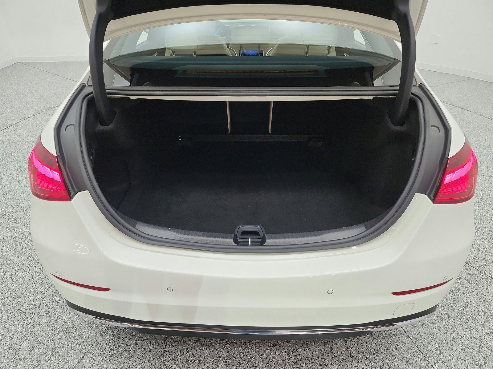 Used 2024 Mercedes-Benz C 300 Sedan image 28