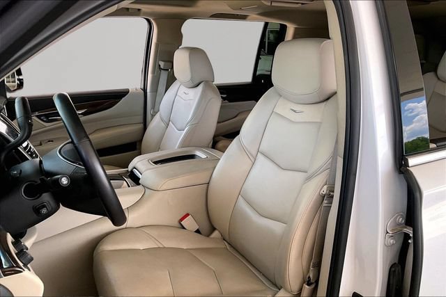 Used 2019 Cadillac Escalade ESV Luxury AWD/4WD image 15