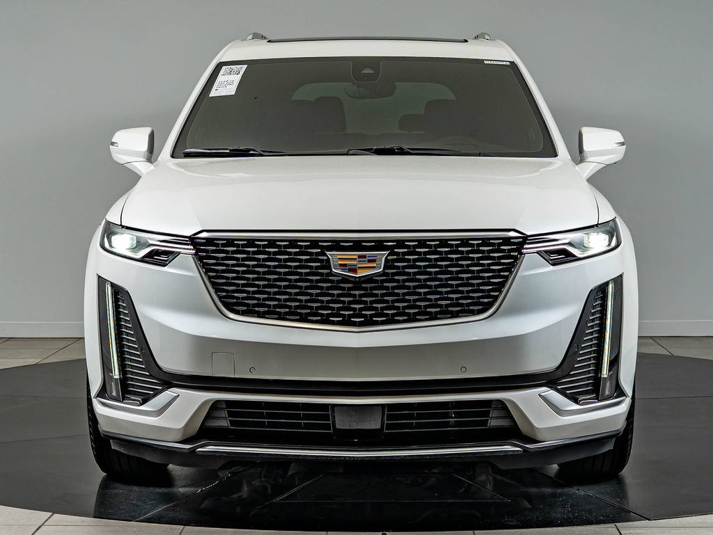 Used 2025 Cadillac XT6 Premium Luxury w/ Technology Package AWD/4WD image 2