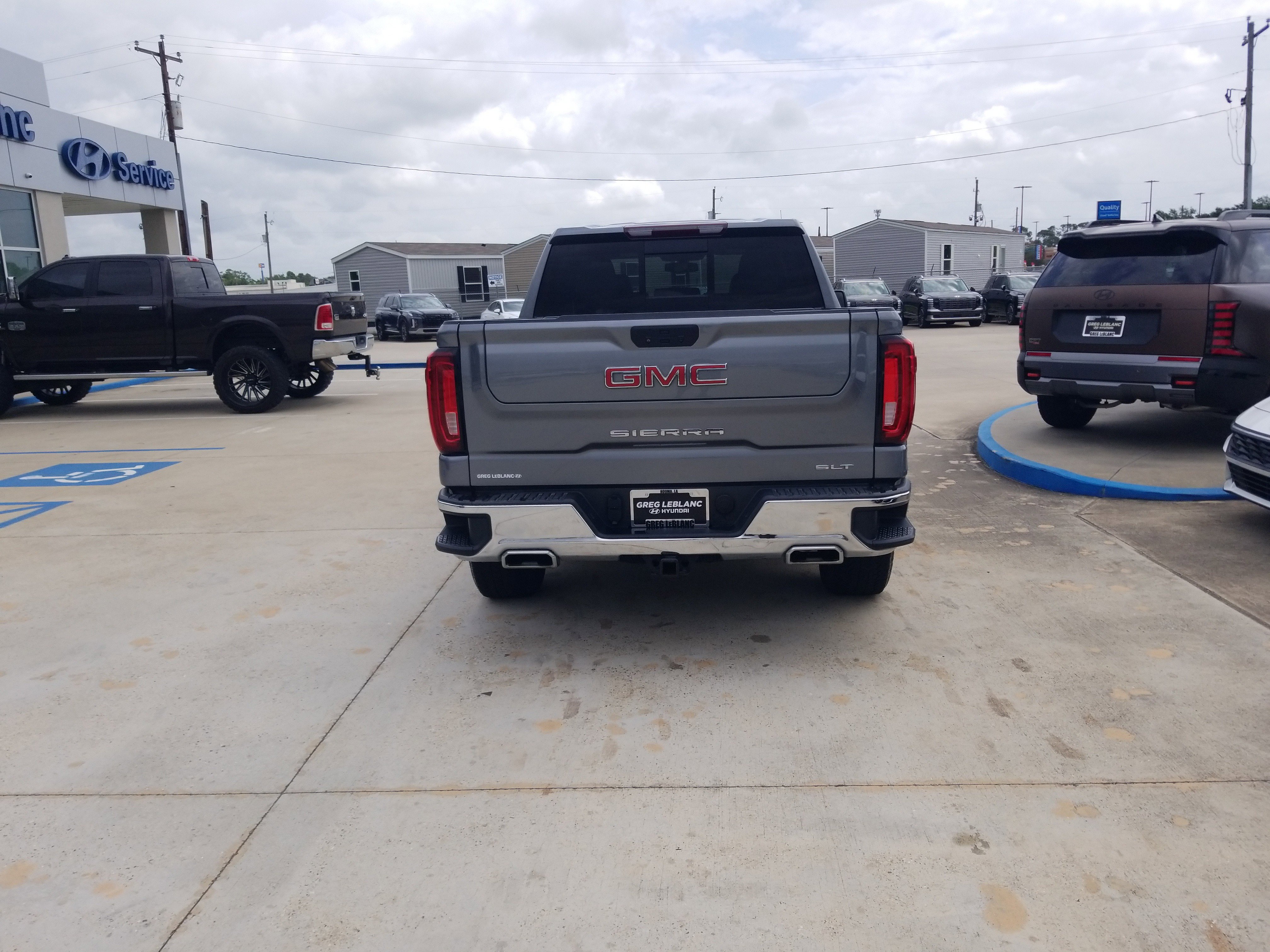 Used 2022 GMC Sierra 1500 SLT image 6