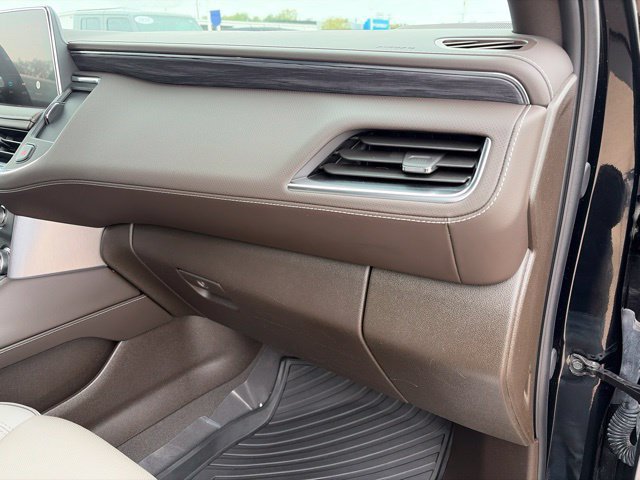 Used 2024 GMC Yukon XL SLT w/ SLT Luxury Package AWD/4WD image 58