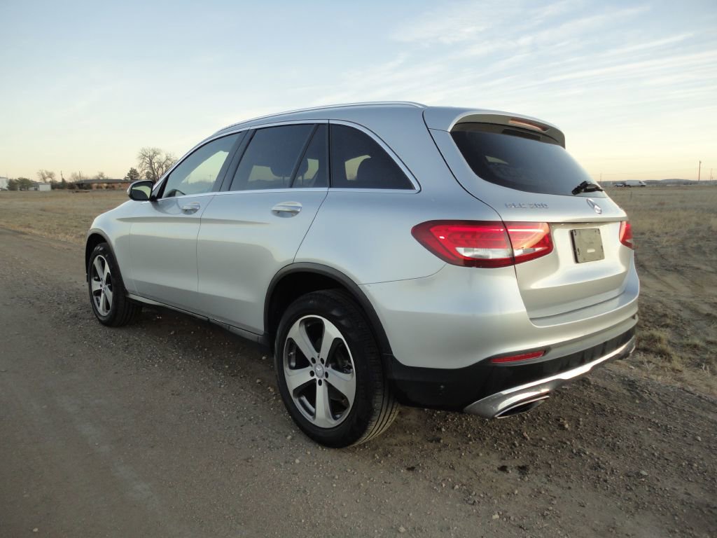 Used 2016 Mercedes-Benz GLC 300 4MATIC image 2
