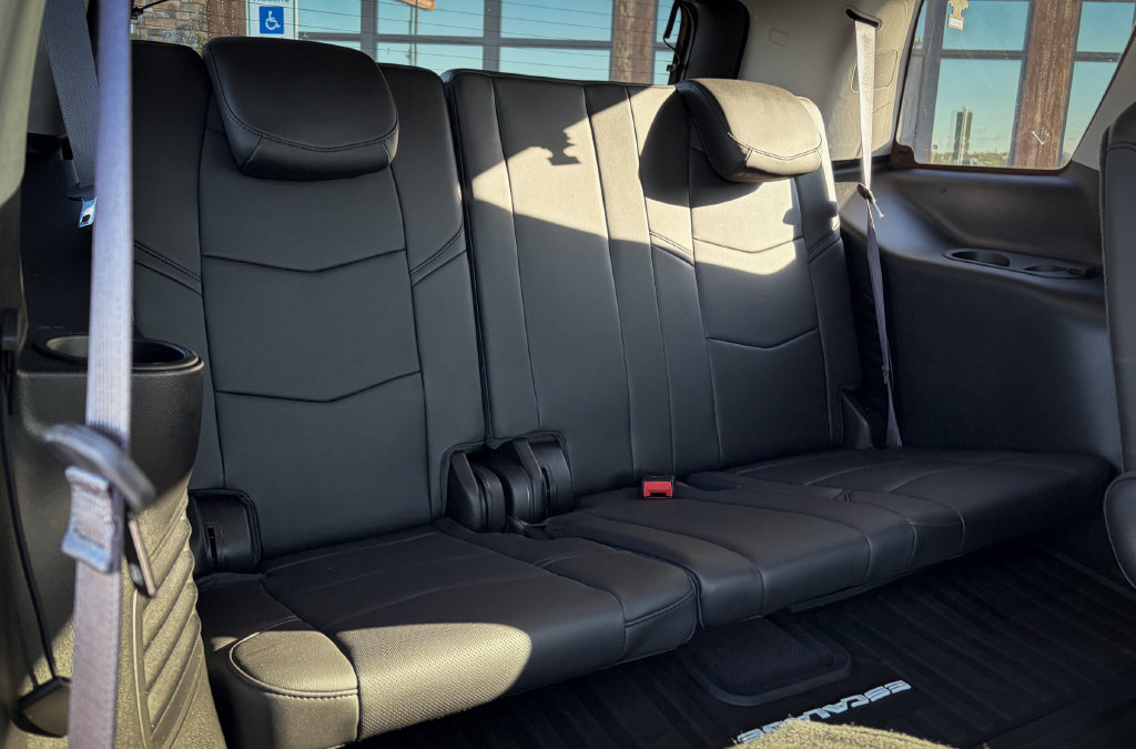 Used 2017 Cadillac Escalade Premium Luxury AWD/4WD image 34