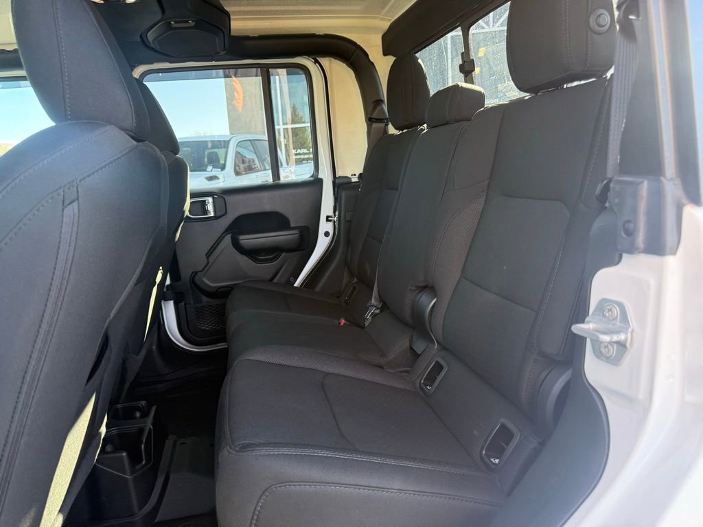Used 2021 Jeep Gladiator Willys image 15