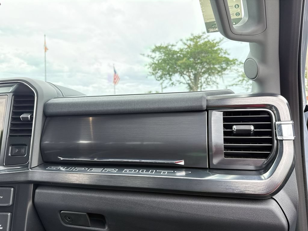 Used 2025 Ford F350 Lariat w/ Lariat Ultimate Package AWD/4WD image 32