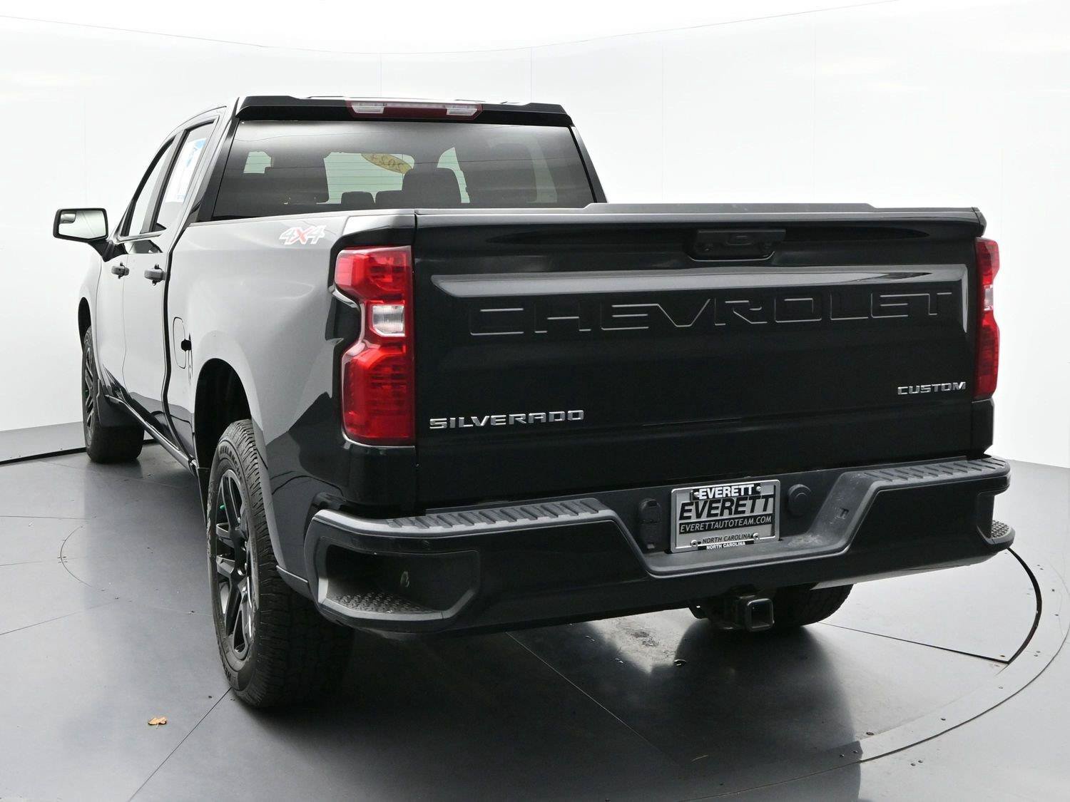 Used 2024 Chevrolet Silverado 1500 Custom AWD/4WD image 6