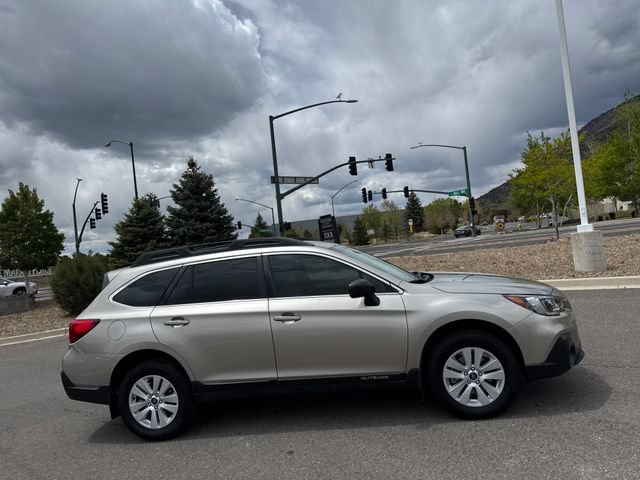 Used 2019 Subaru Outback 2.5i AWD/4WD image 2