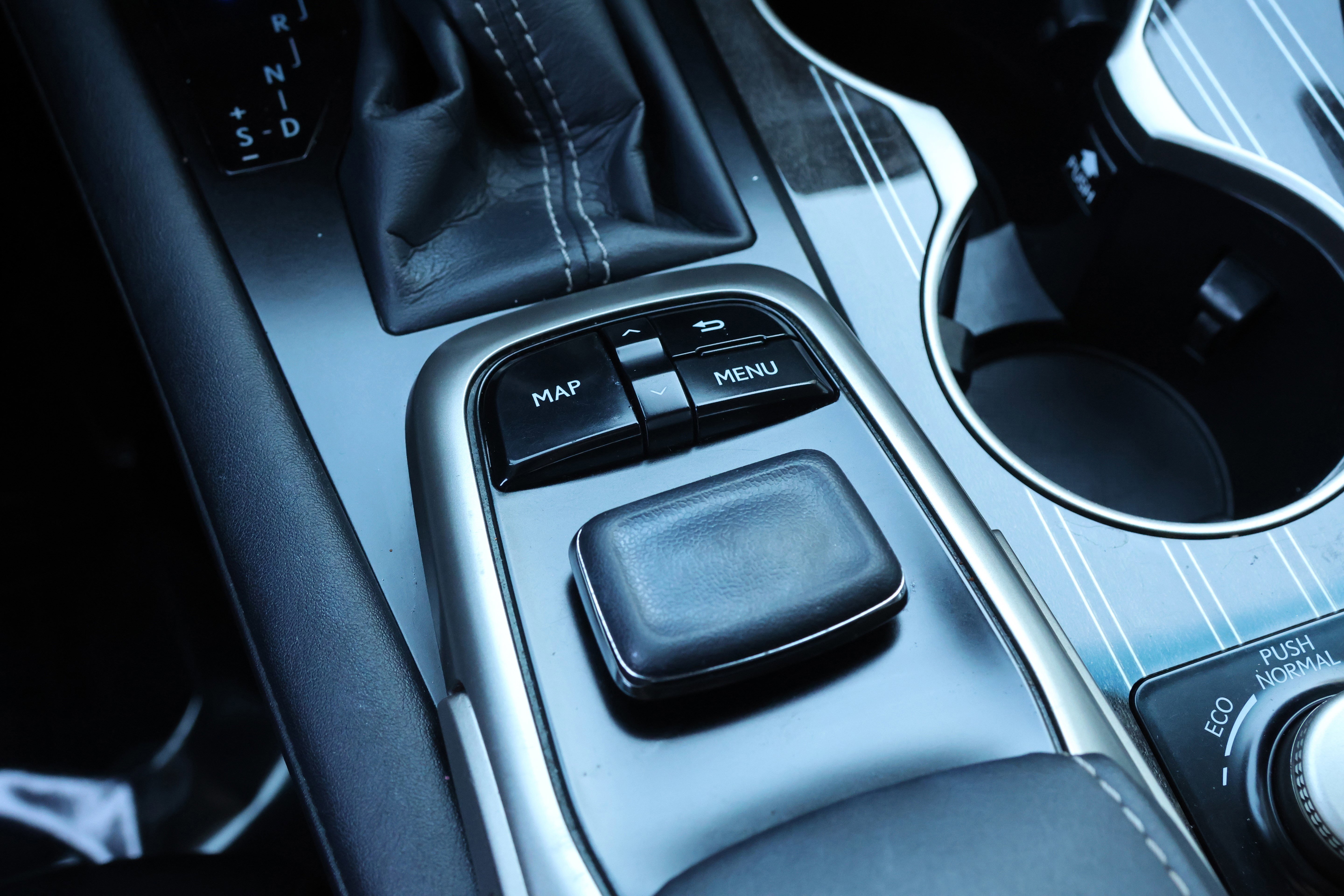 Used 2017 Lexus RX 450h AWD image 28