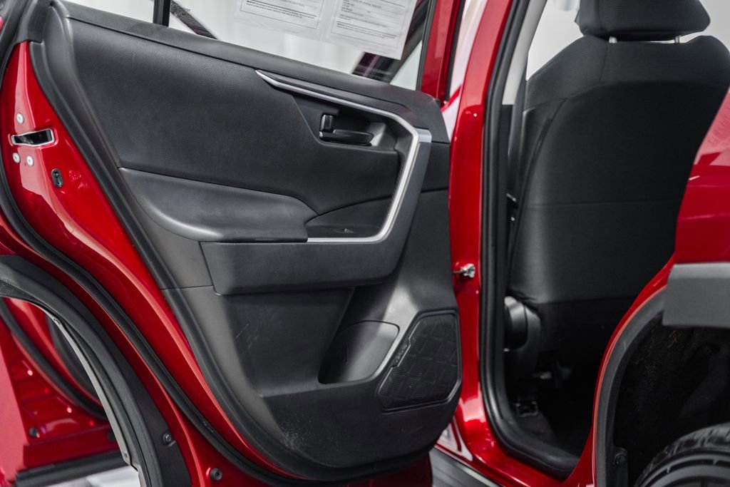 Used 2024 Toyota RAV4 LE image 29