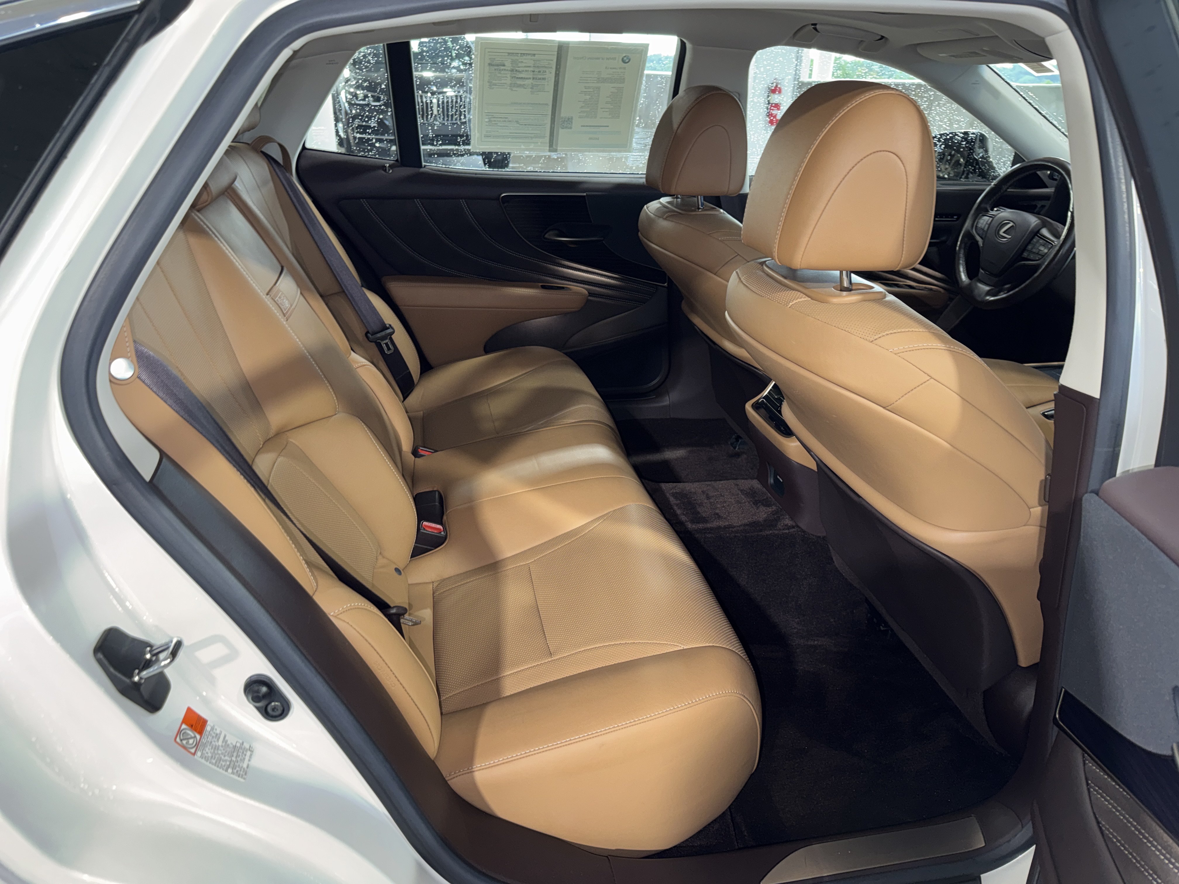 Used 2019 Lexus LS 500 w/ Accessory Package (Z2) RWD image 12