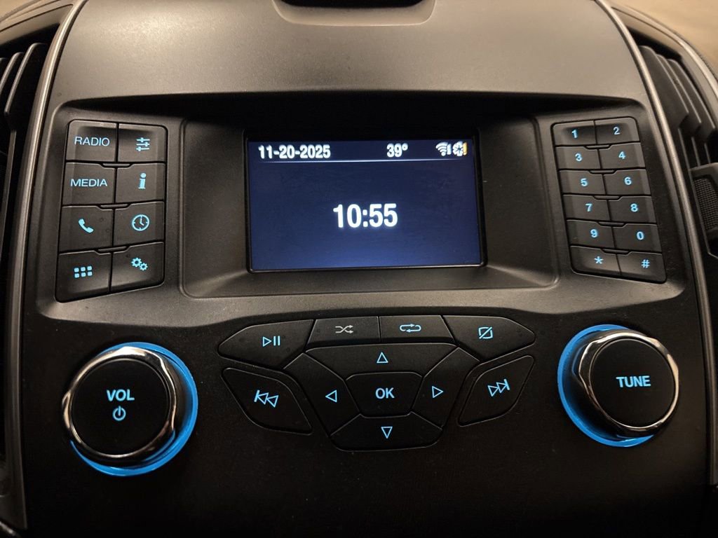 Used 2019 Ford Edge SE image 18