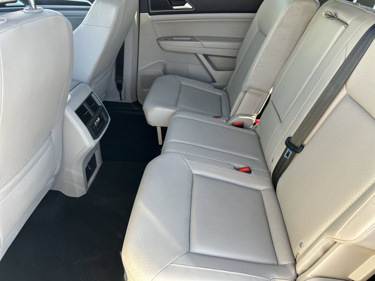 Used 2019 Volkswagen Atlas SE FWD image 14