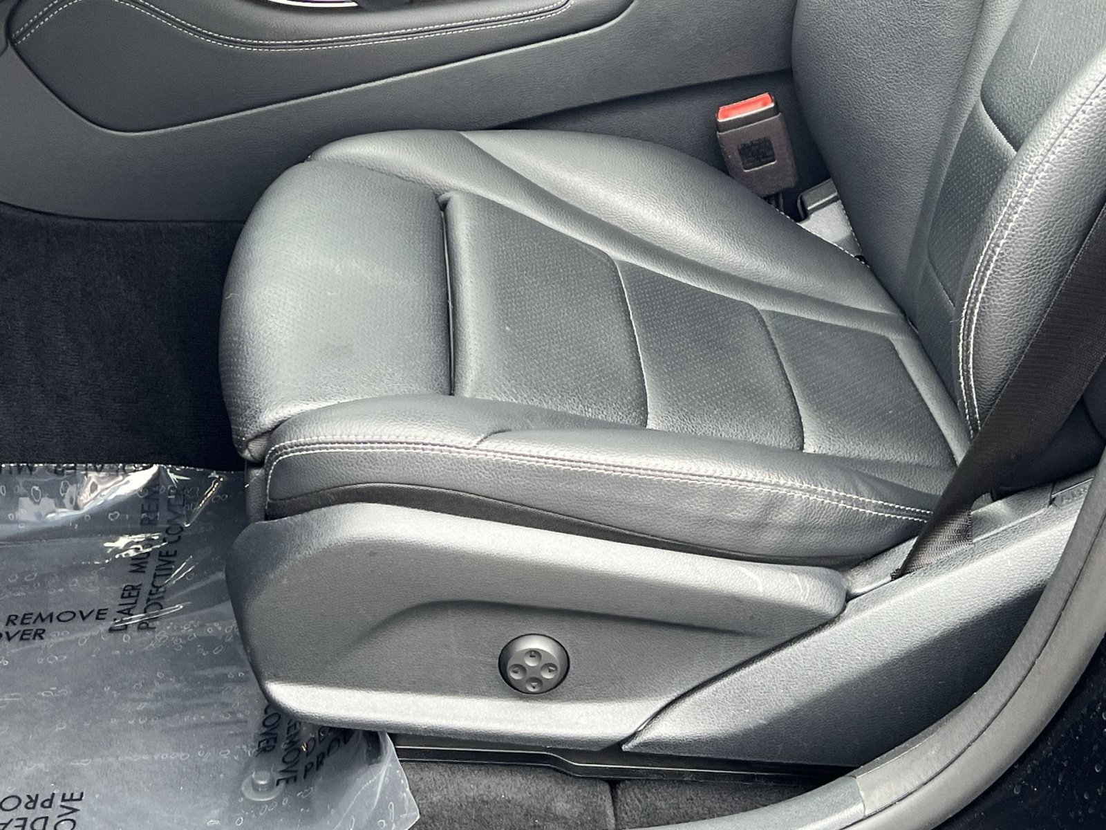 Used 2021 Mercedes-Benz GLC 300 4MATIC Coupe image 11