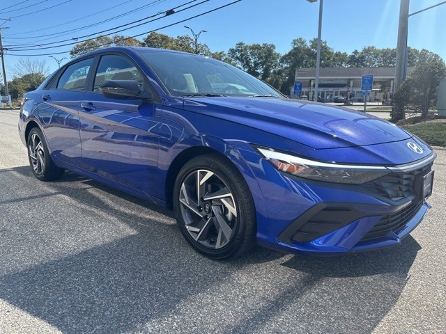 Certified 2025 Hyundai Elantra Sport image 4