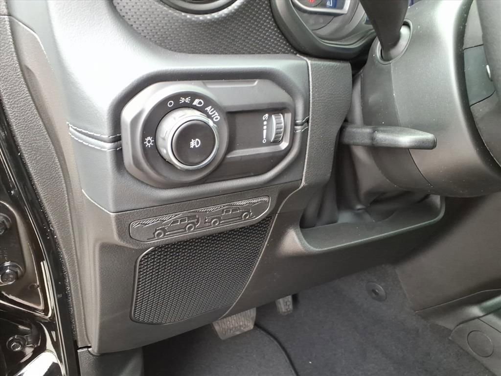 New 2025 Jeep Wrangler Unlimited Rubicon w/ Convenience Group image 16