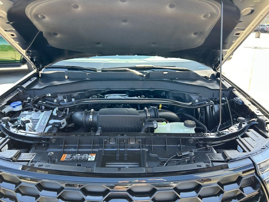Used 2025 Ford Explorer ST AWD/4WD image 29