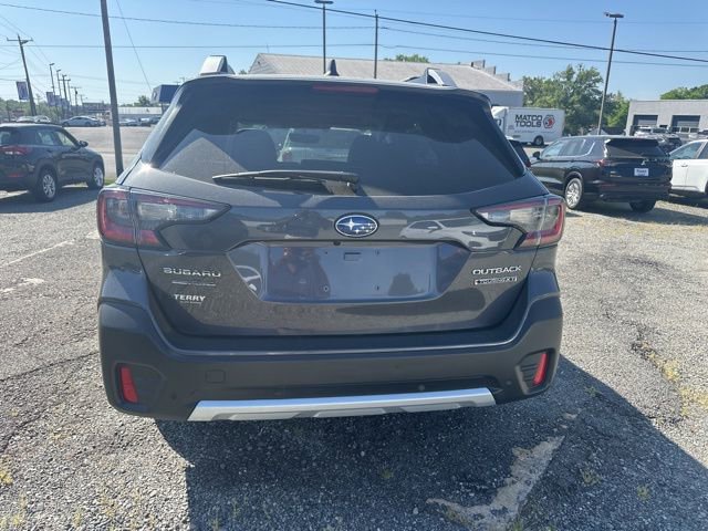 Used 2022 Subaru Outback Touring XT AWD/4WD image 2