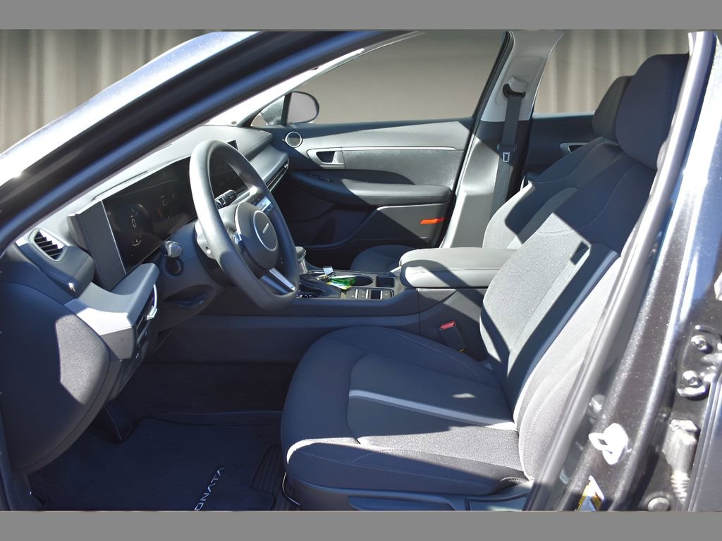 Used 2025 Hyundai Sonata SE image 10