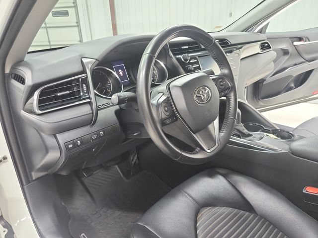 Used 2020 Toyota Camry SE FWD image 18