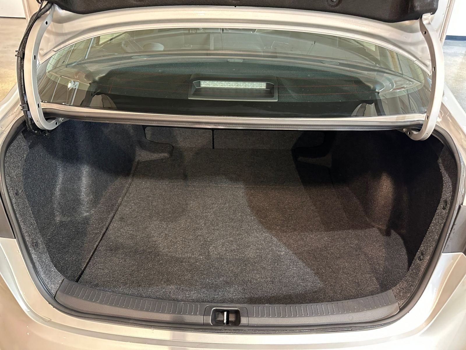 Used 2025 Toyota Corolla LE image 32