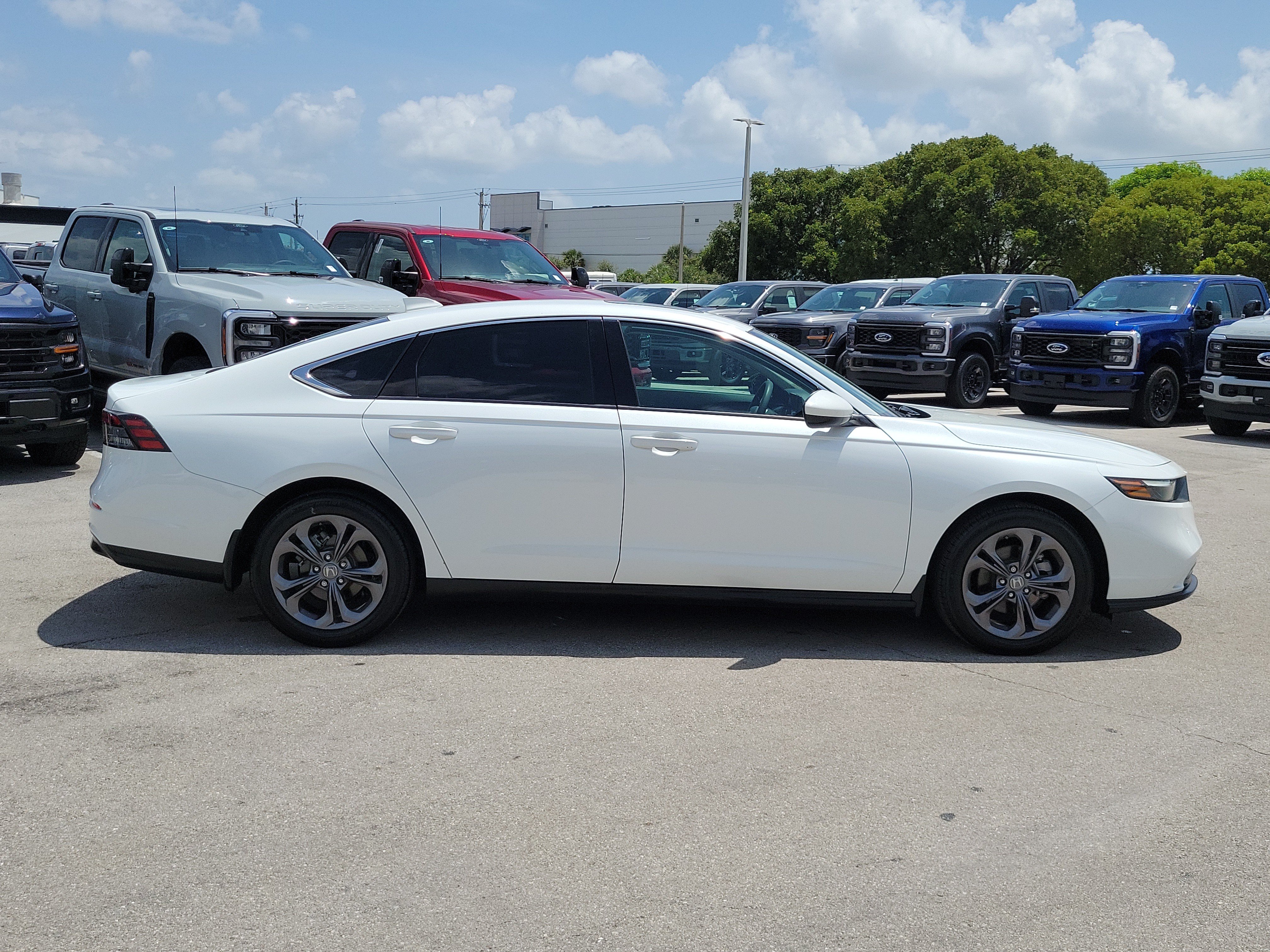 Used 2024 Honda Accord EX image 4