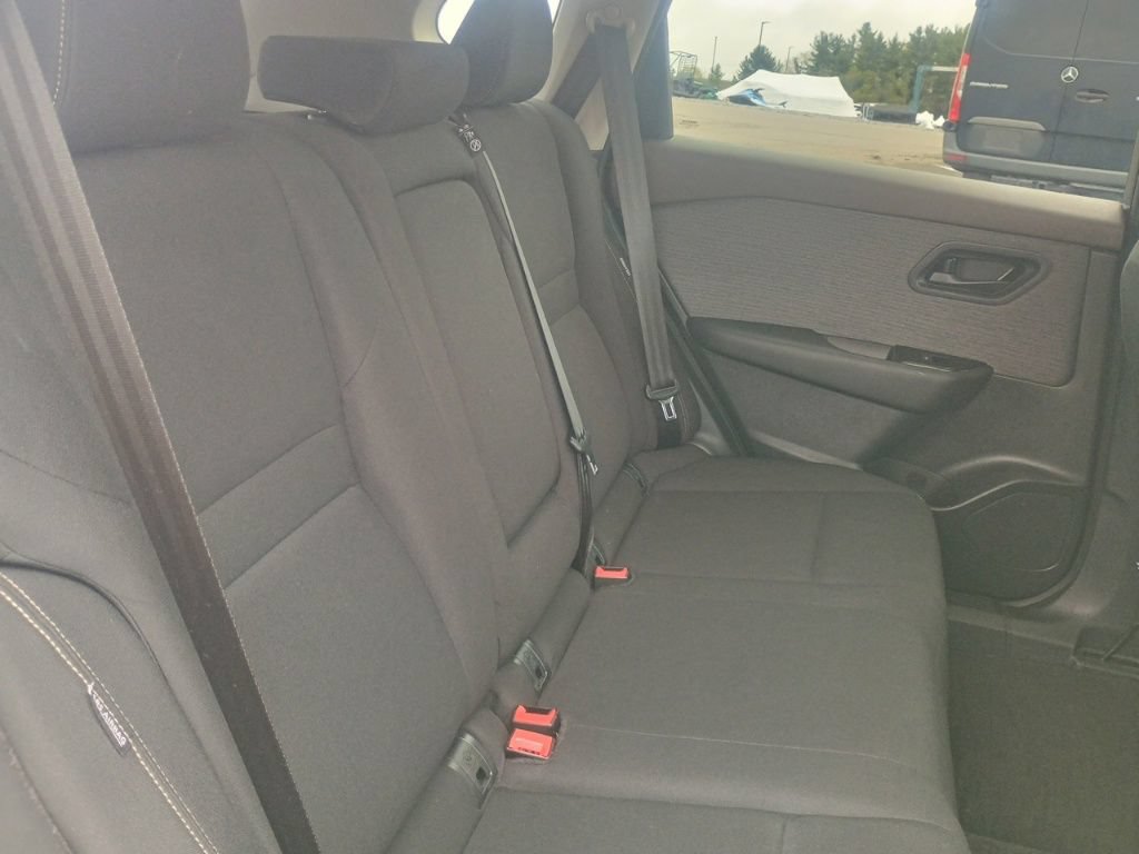 Used 2023 Nissan Rogue S AWD/4WD image 22