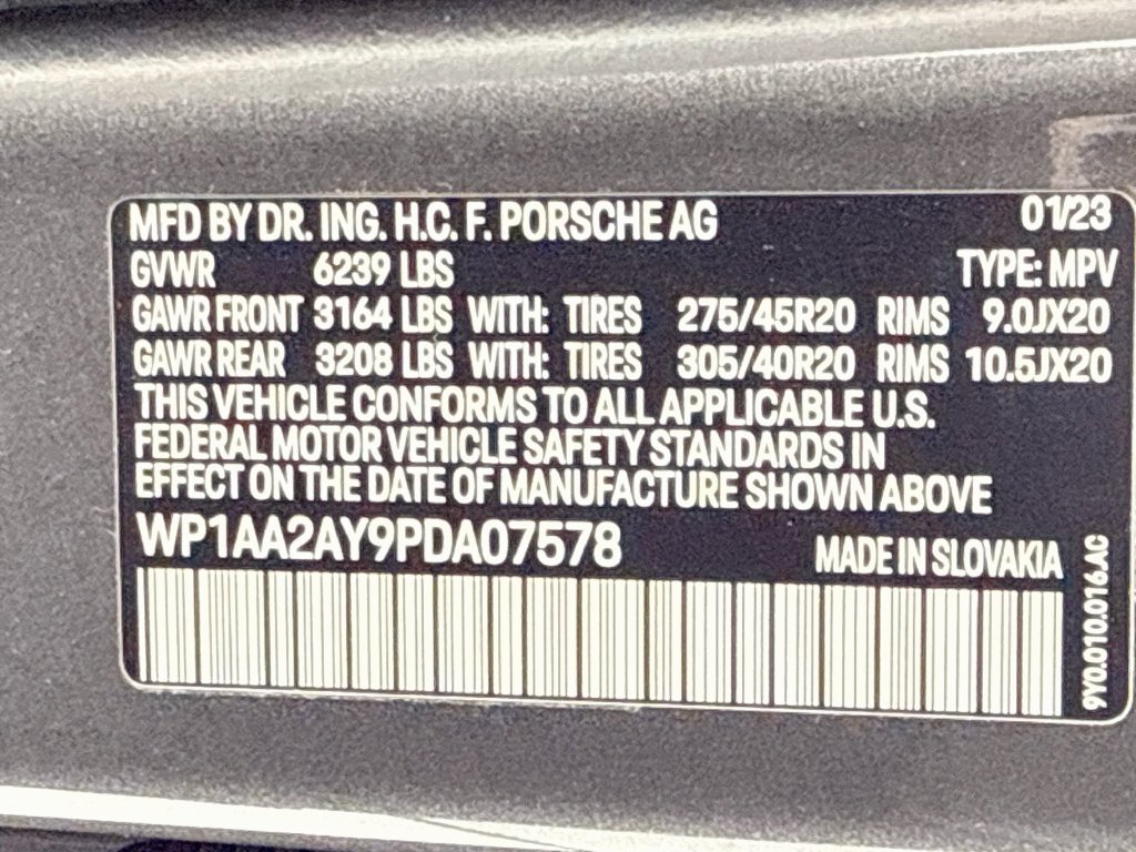 Certified 2023 Porsche Cayenne AWD/4WD image 33