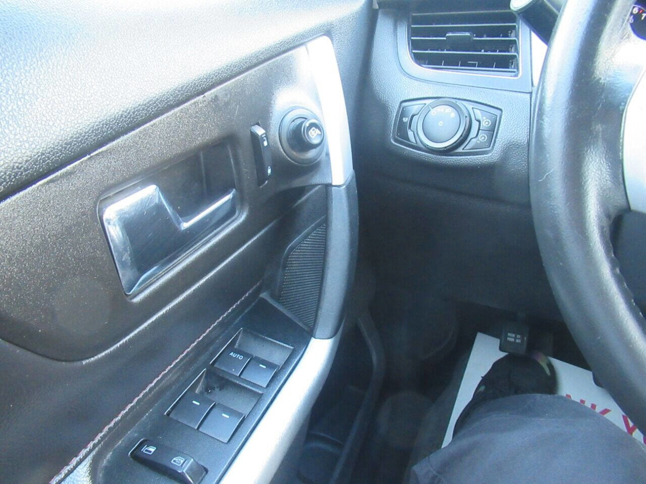 Used 2013 Ford Edge SEL image 28