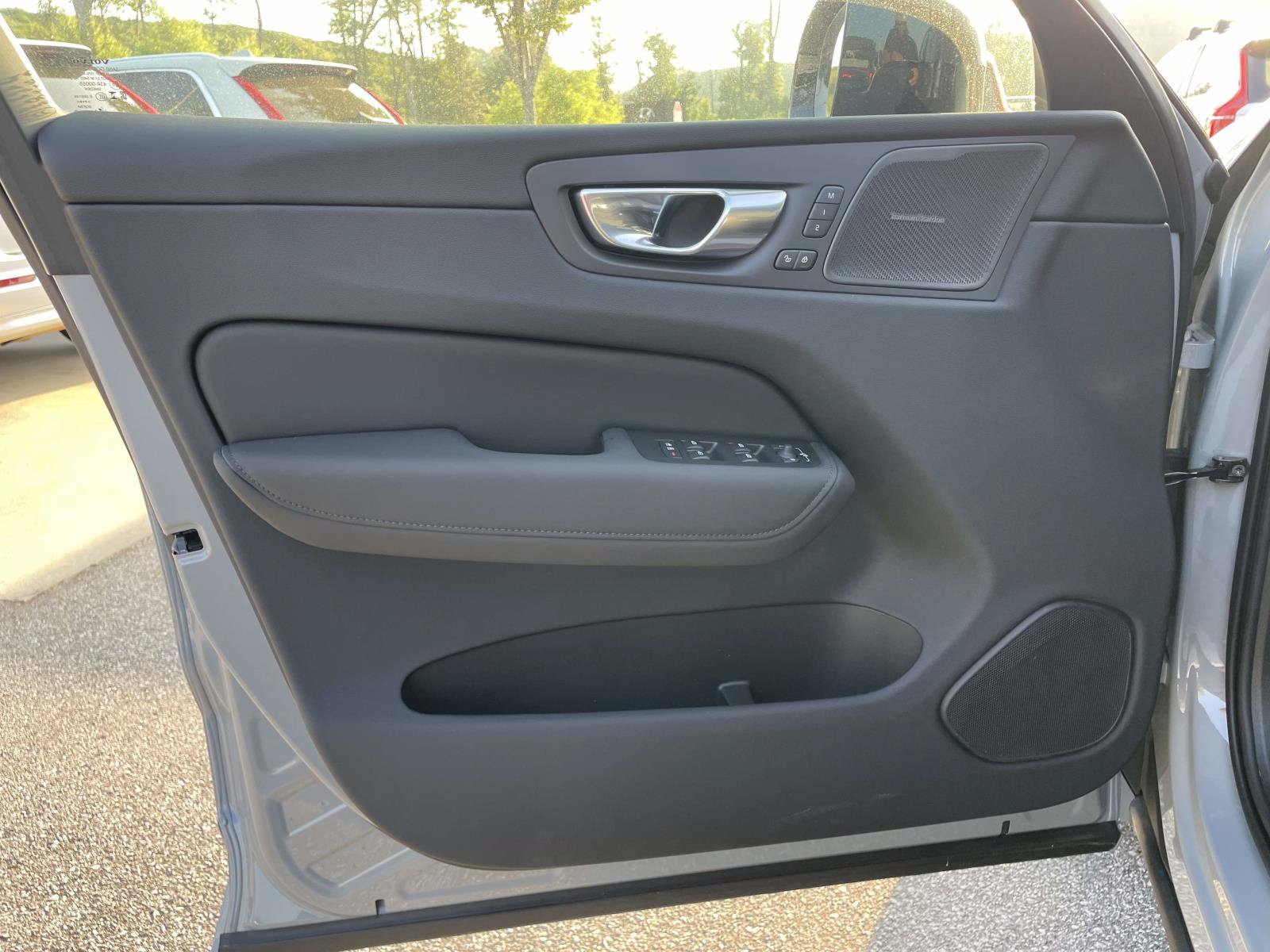 New 2026 Volvo XC60 B5 Plus w/ Protection Package Premier AWD/4WD image 5