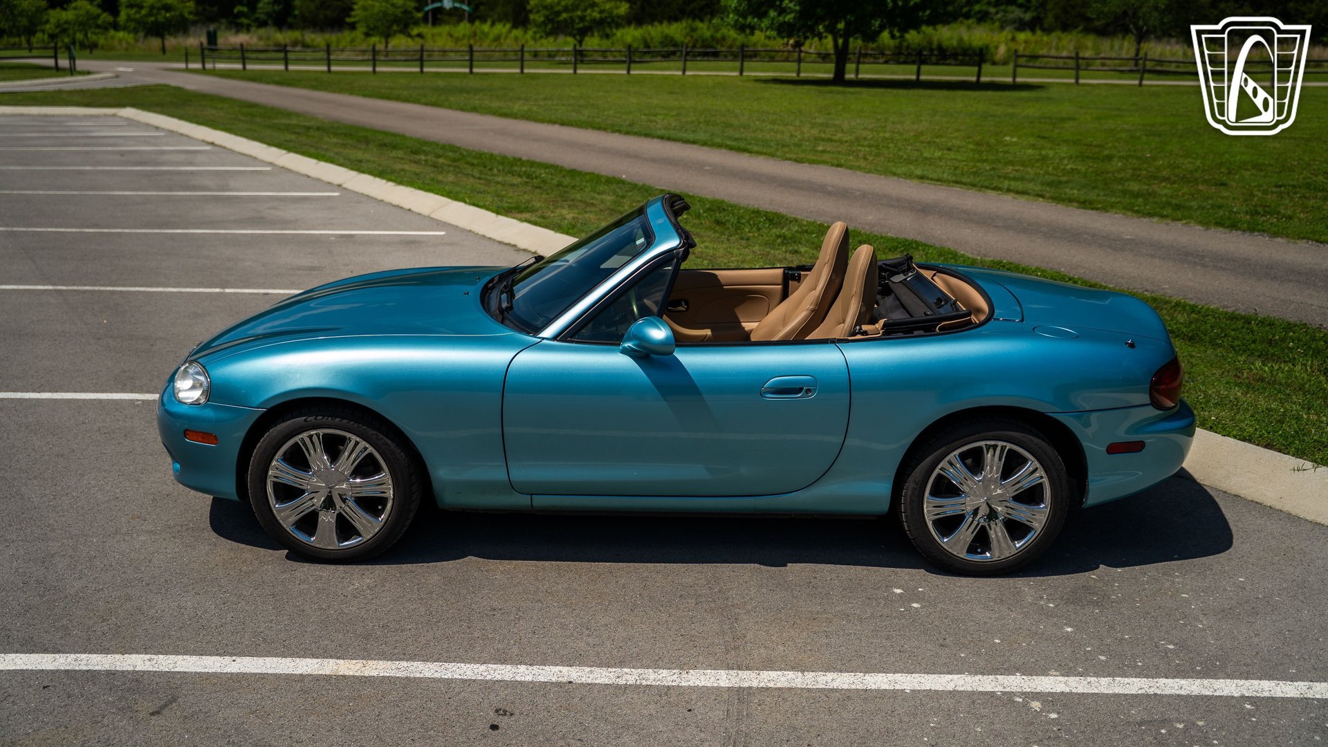 Used 2001 MAZDA MX-5 Miata RWD image 8