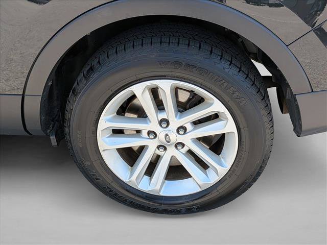 Used 2015 Ford Explorer XLT w/ Equipment Group 202B AWD/4WD image 26