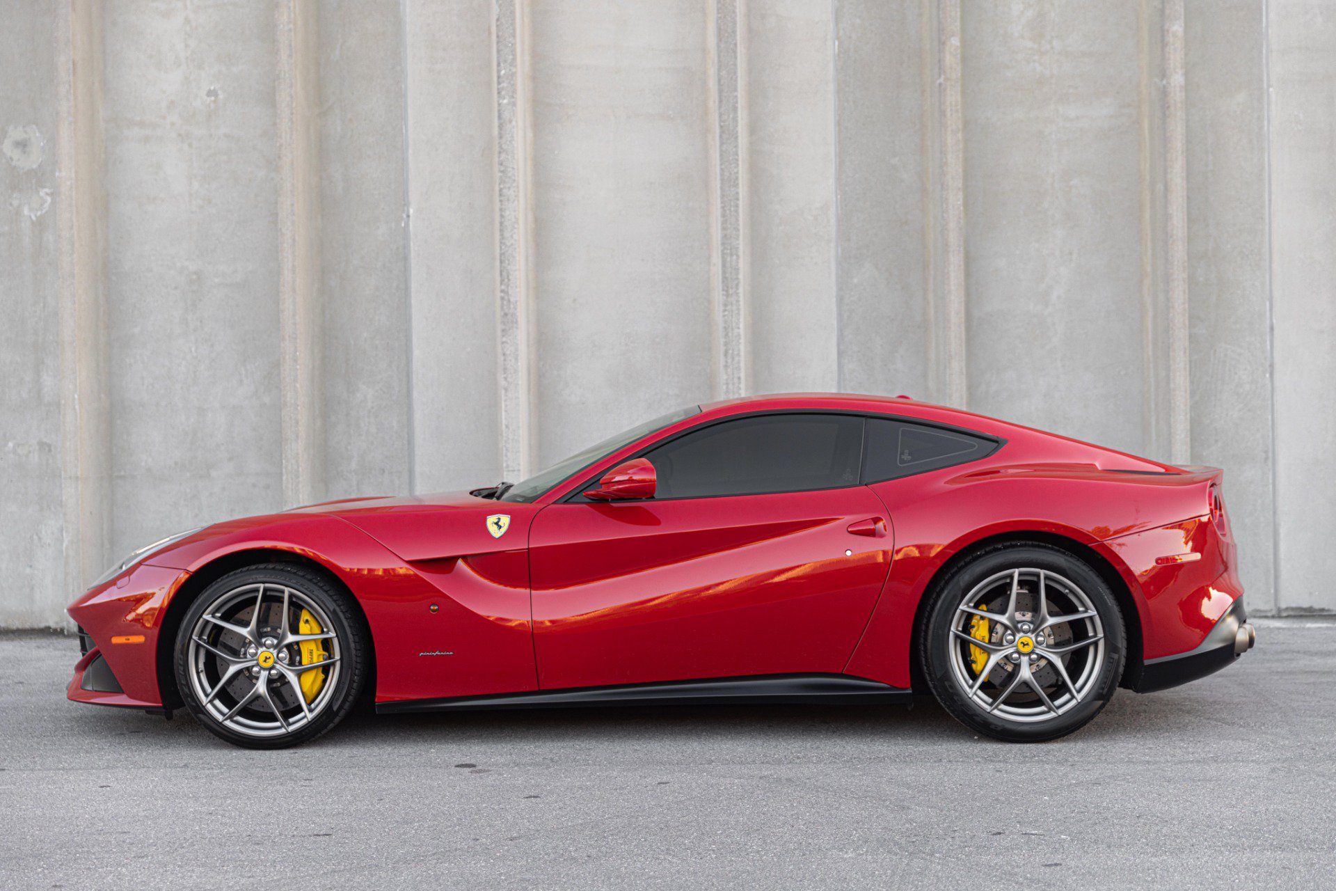 Used 2014 Ferrari F12 Berlinetta RWD image 13