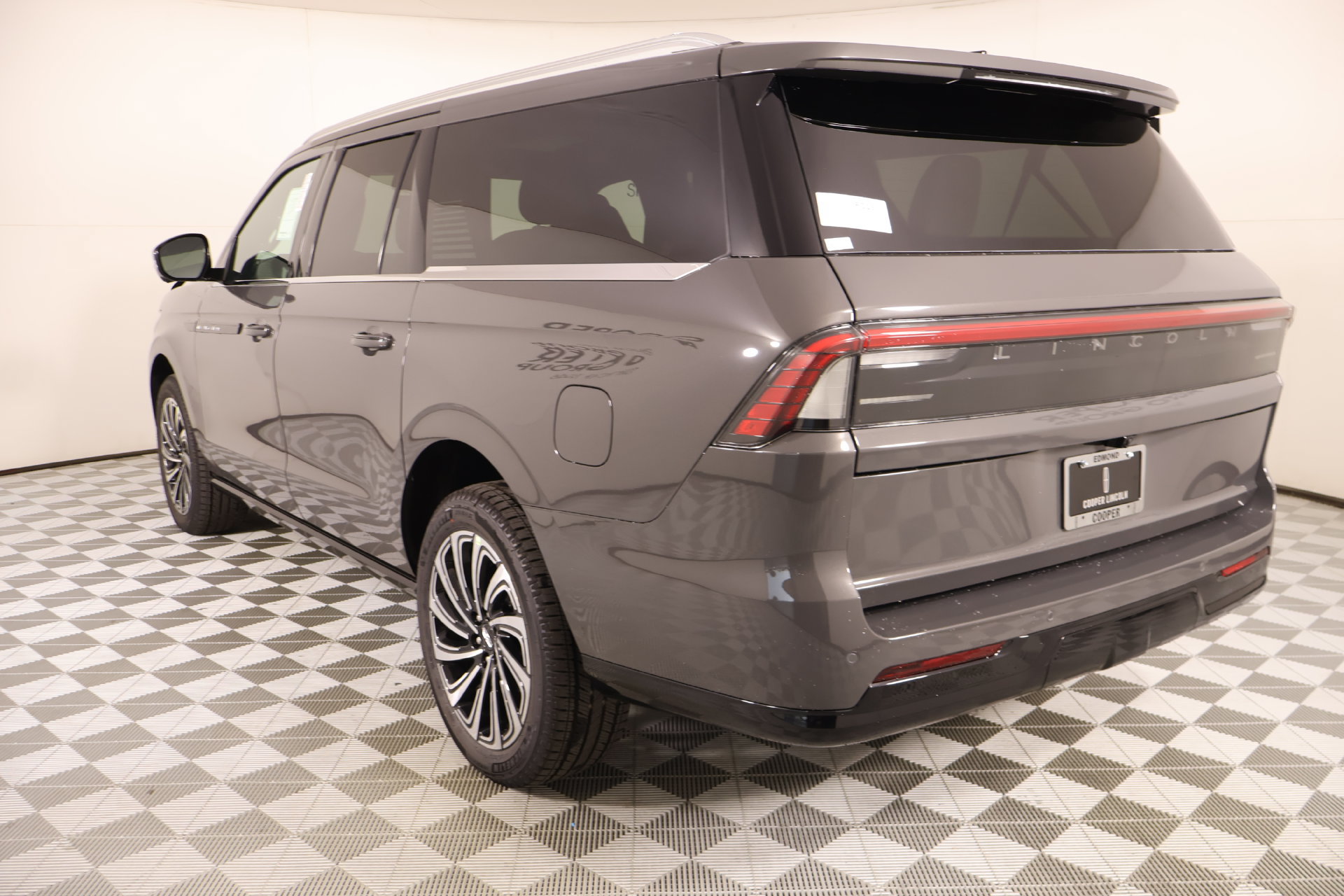 New 2027 Lincoln Navigator L Black Label AWD/4WD image 25