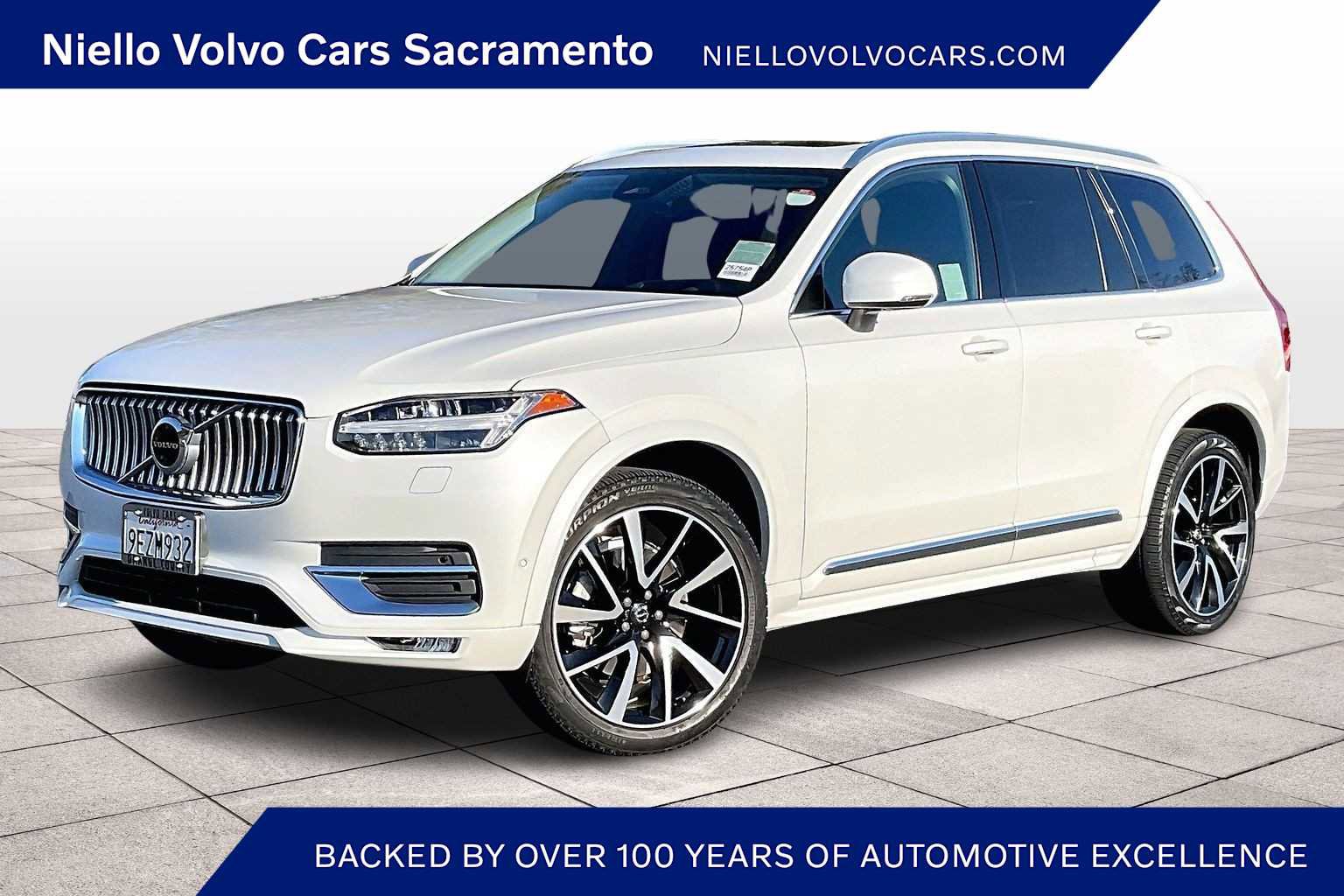 Used 2023 Volvo XC90 B5 Plus image 1