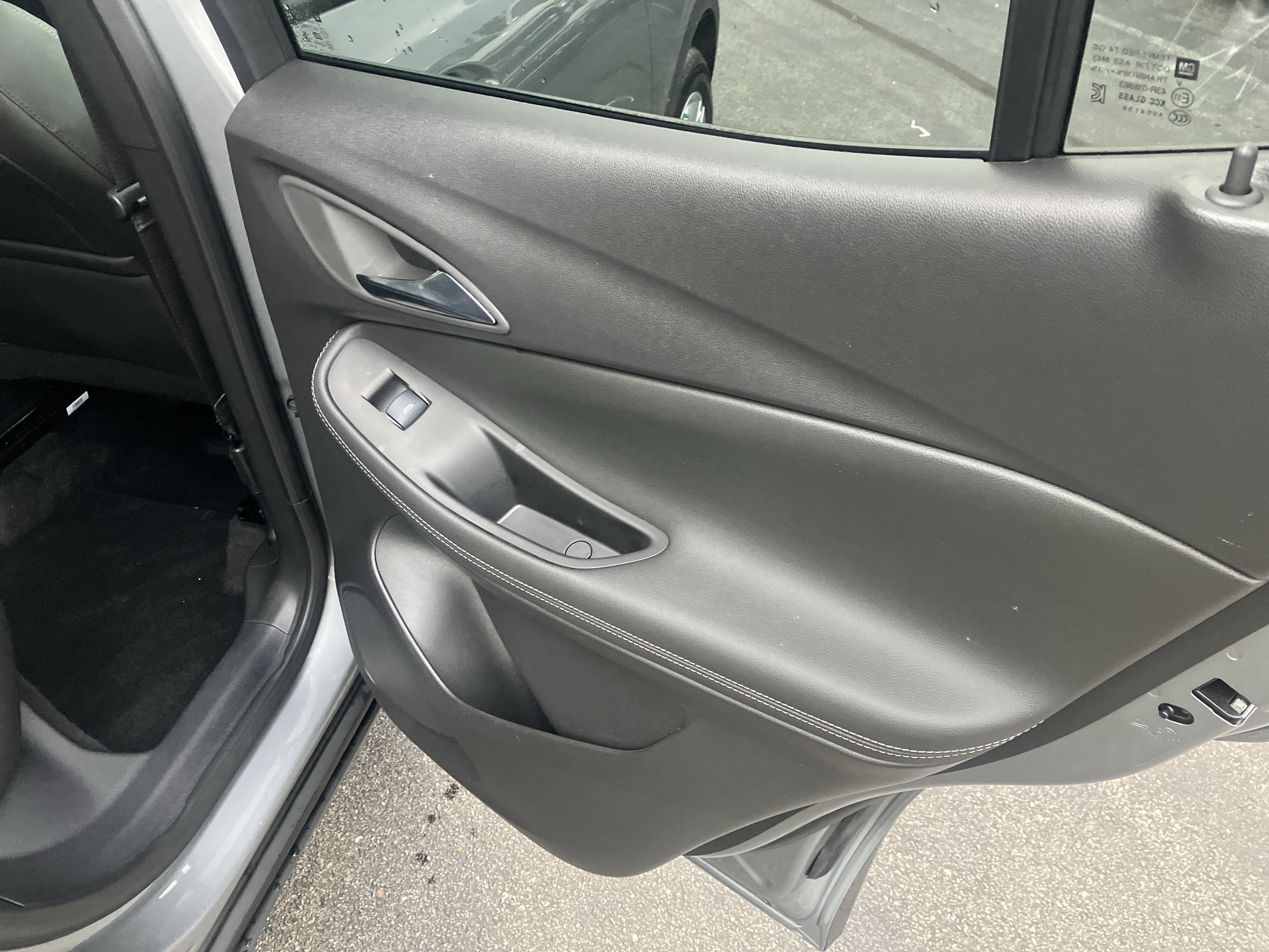 Used 2025 Buick Encore GX Preferred FWD image 11