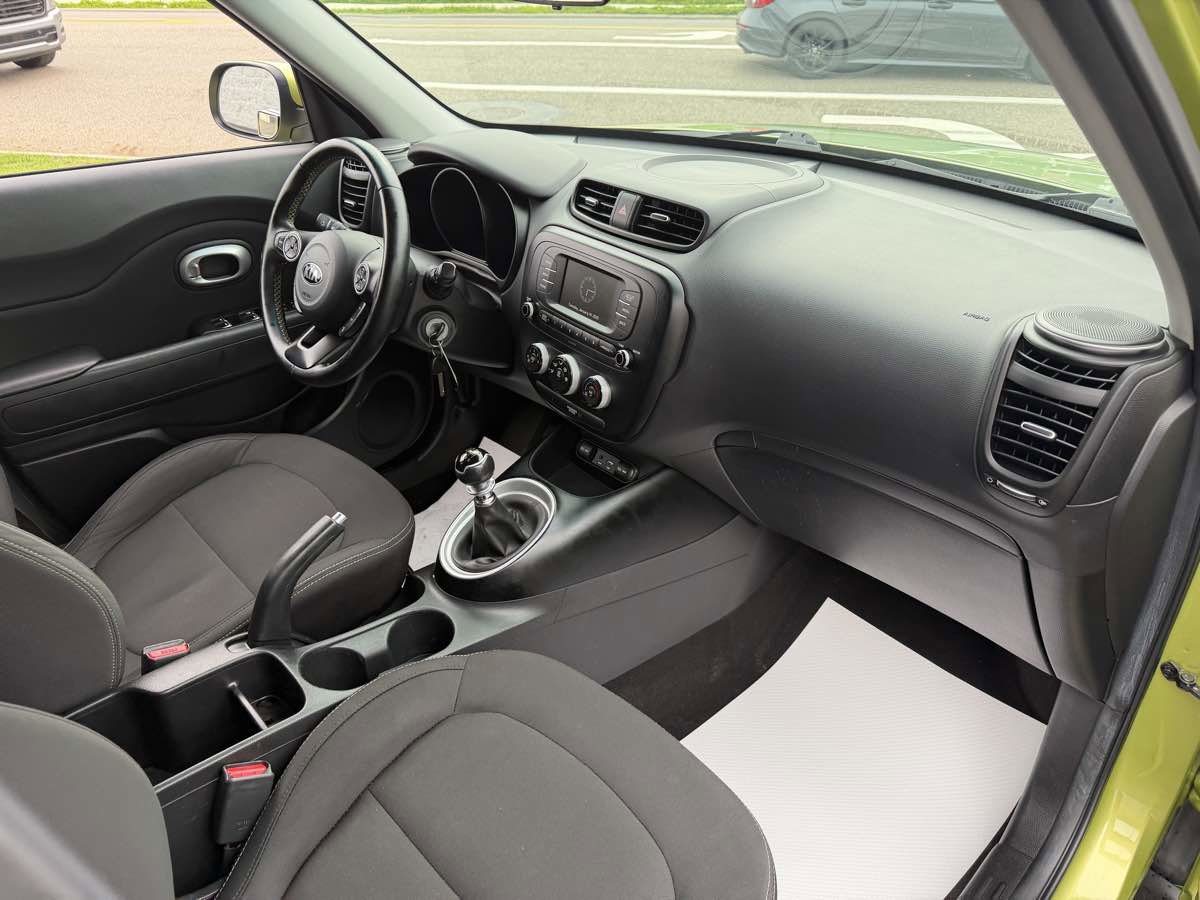 Used 2018 Kia Soul FWD image 20