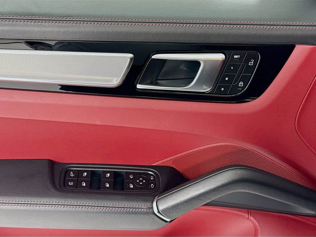 Certified 2023 Porsche Cayenne Platinum Edition w/ Premium Package Plus (PIA) image 11