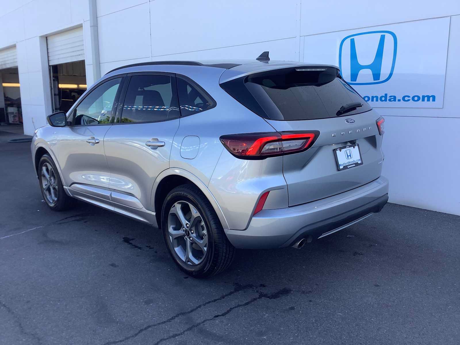 Used 2024 Ford Escape ST-Line AWD/4WD image 4