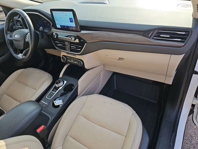 Used 2020 Ford Escape Titanium image 28