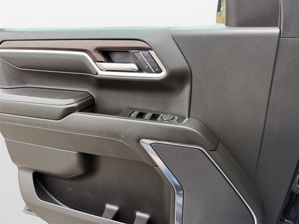 Used 2024 GMC Sierra 1500 SLT image 28