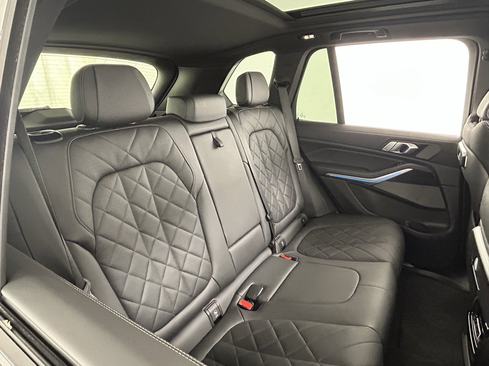 Used 2025 BMW X5 xDrive50e w/ M Sport Package image 41
