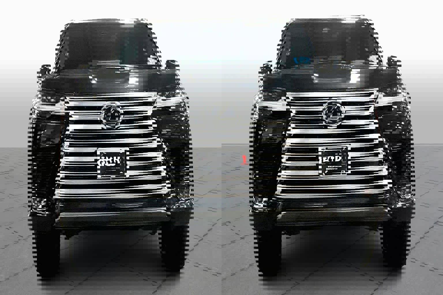 Used 2025 Lexus LX 600 4WD w/ Luxury Package image 3